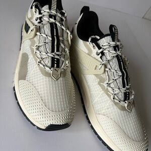 NEW Puma Stylish White and Black Sneakers